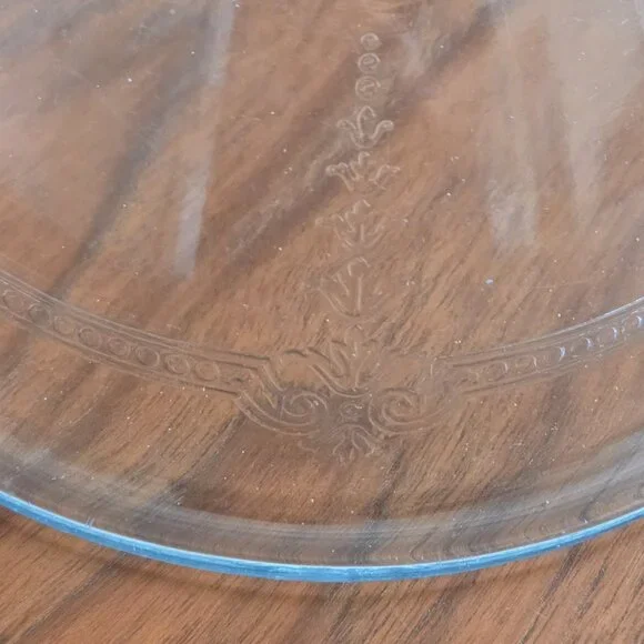 Vintage Medium Size Glass Bowl with Lid - Picture 9 of 9